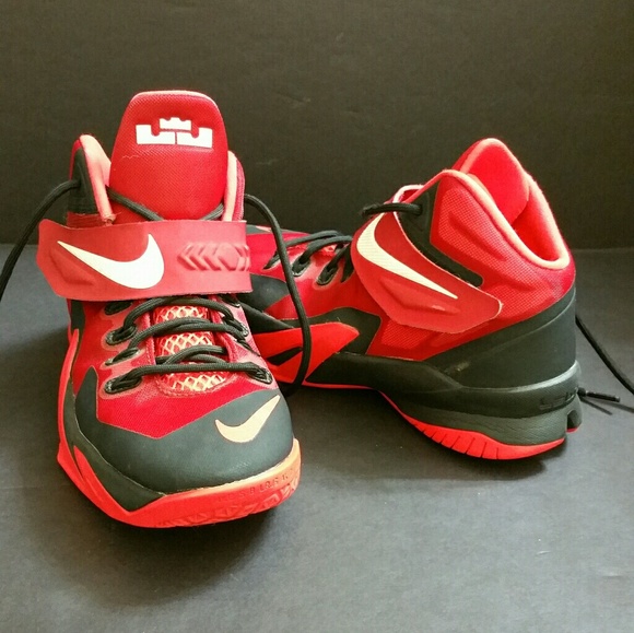 nike lebron women's shoes